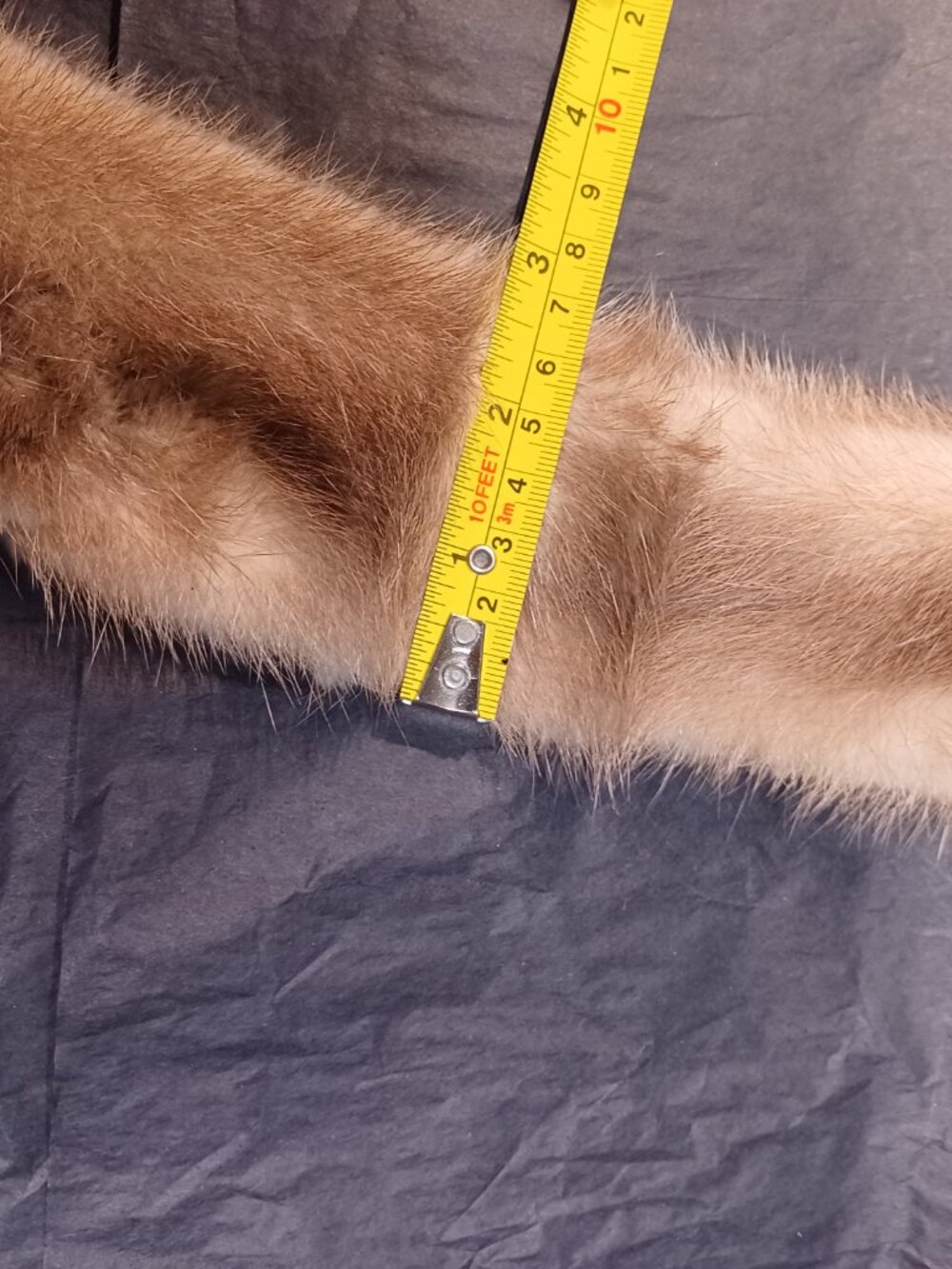 Pieces of Scrap Fur - Mink - Great For Small Projects - Picture 13 of 14